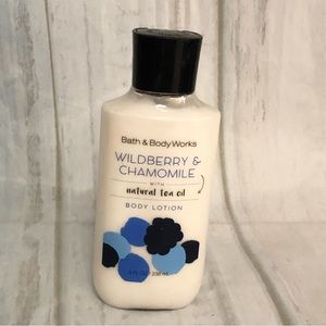 Bath & Body Works Body Lotion Wildberry & Chamomile Oil RETIRED Size 8 Fl Oz